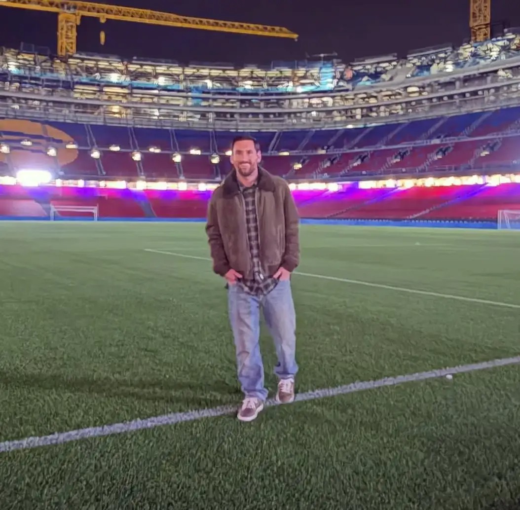 巴萨竞选疯狂画饼!丰特:梅西年底回归诺坎普退役,让他担任名誉主席和形象大使